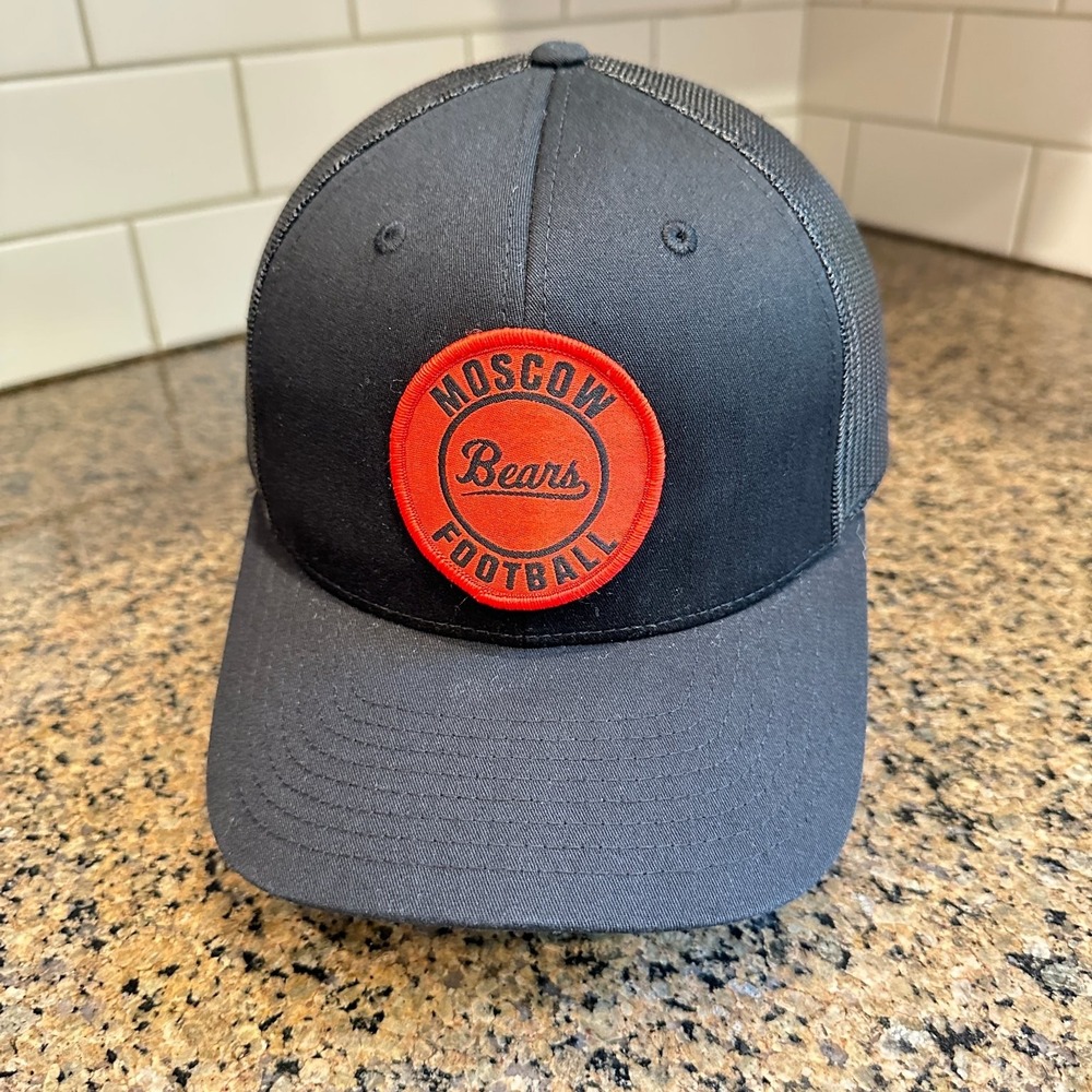 MOSCOW Bears Football Richardson Trucker Hat Snapback Black
